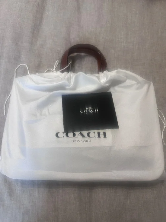Coach Isaac Workbag - Picture 10 of 11